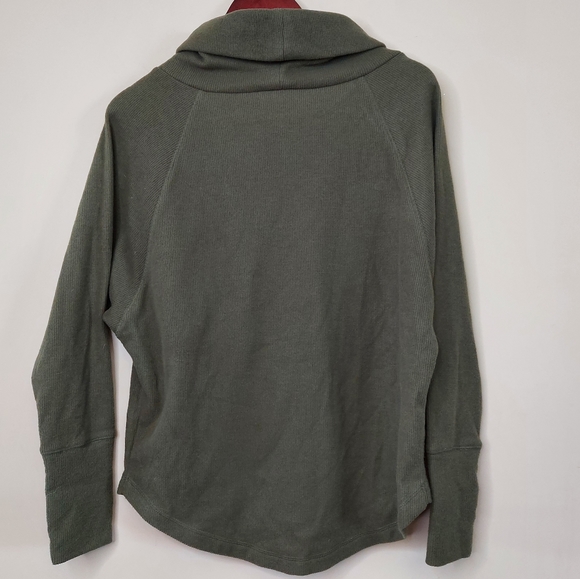 Caslon rib knit cowl neck sweater and front pocket - Picture 5 of 6